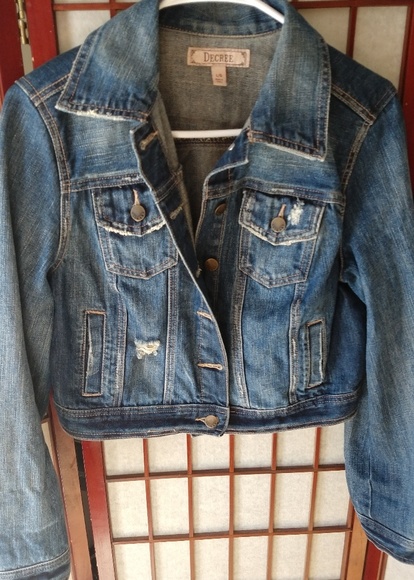 Resale shop🛑LAST CHANCE 5.12.24 Darker Washed resaleDenim Jacket - Picture 6 of 8